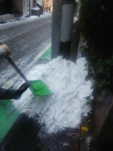 雪かきの山